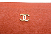Load image into Gallery viewer, CHANEL シャネル ココマーク カードケース 6番台 2001年 レザー オレンジ ロゴ ゴールド金具 美品 中古 66735