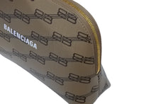 Load image into Gallery viewer, 極美品 BALENCIAGA バレンシアガ BBモノグラム トイレタリーポーチ 702624 総柄 ロゴ ブラウン ゴールド金具 中古 66737