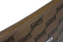Load image into Gallery viewer, 極美品 BALENCIAGA バレンシアガ BBモノグラム トイレタリーポーチ 702624 総柄 ロゴ ブラウン ゴールド金具 中古 66737
