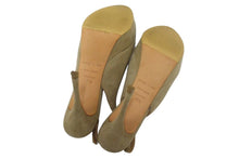 Load image into Gallery viewer, Sergio Rossi セルジオロッシ パンプス ヒール サイズ35 1/2 スウェード レザー ベージュ イタリア製 美品 中古 66758