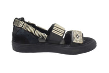 Load image into Gallery viewer, TOGA PULLA トーガ プルラ サンダル サイズ37 レザー スウェード メタル ブラック 彫刻 ポルトガル製 0918G 美品 中古 66770