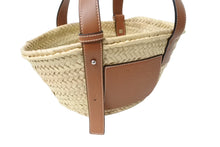 Load image into Gallery viewer, 新品同様 LOEWE ロエベ バスケットバッグ ハンドバッグ 327.02.S93 ヤシの葉＆カーフ ベージュ シルバー金具 中古 66773