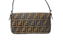 Load image into Gallery viewer, 極美品 FENDI フェンディ マンマバケット ハンドバッグ ズッカ柄 ズッカ ブラウン シルバー金具 中古 66798