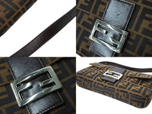 Load image into Gallery viewer, 極美品 FENDI フェンディ マンマバケット ハンドバッグ ズッカ柄 ズッカ ブラウン シルバー金具 中古 66798