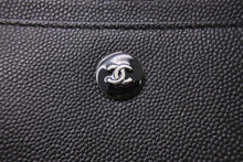 Load image into Gallery viewer, 極美品 CHANEL シャネル カードケース 22番台 ココマーク キャビアスキン ブラック 名刺入れ パスケース イタリア製 中古 66822