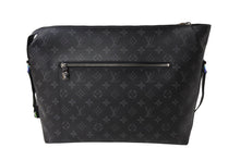 Load image into Gallery viewer, 新品同様 LOUIS VUITTON ルイヴィトン フラグメント アポロメッセンジャー MM M43411 モノグラムエクリプス 中古 66832