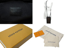 Load image into Gallery viewer, 極美品 LOUIS VUITTON ルイヴィトン ショルダーバッグ タフタージュ ヴァーティカル ソフトトランク ブラウン M45044 中古 66869