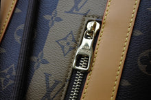 Load image into Gallery viewer, 新品未使用 LOUIS VUITTON×NIGO ルイヴィトン ショルダーバッグ ランドネ メッセンジャー M45968 ゴールド金具 モノグラム 中古 66878
