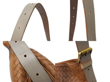 Load image into Gallery viewer, 極美品 BOTTEGAVENETA ボッテガ ヴェネタ ショルダーバッグ 肩掛け イントレチャート 170022 VACG2 2064 ブラウン 中古 66958