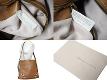 Load image into Gallery viewer, 極美品 BOTTEGAVENETA ボッテガ ヴェネタ ショルダーバッグ 肩掛け イントレチャート 170022 VACG2 2064 ブラウン 中古 66958