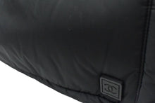 Load image into Gallery viewer, CHANEL シャネル スポーツライン スポーツバッグ ボストンバッグ 2WAY ショルダーバッグ ナイロン ブラック ホワイト 美品 中古 66961
