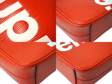 Load image into Gallery viewer, SUPREME シュプリーム LOUISVUITTON ルイヴィトン ダヌーブPM エピ Ｍ53417 17AW レッド 美品 中古 4c066305