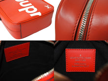 Load image into Gallery viewer, SUPREME シュプリーム LOUISVUITTON ルイヴィトン ダヌーブPM エピ Ｍ53417 17AW レッド 美品 中古 4c066305