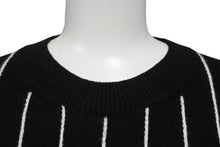 Load image into Gallery viewer, 極美品 CHANEL シャネル セーター P74734K10713 サイズ38 カシミヤ ストライプ ココマーク ボタン 刺繍 ブラック 中古 67004
