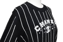 Load image into Gallery viewer, 極美品 CHANEL シャネル セーター P74734K10713 サイズ38 カシミヤ ストライプ ココマーク ボタン 刺繍 ブラック 中古 67004