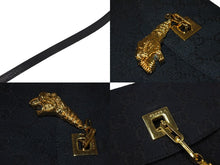 Load image into Gallery viewer, GUCCI グッチ タイガーヘッド ワンショルダーバッグ 001 4113 イタリア製 GGキャンバス レザー ブラック ゴールド金具 美品 中古 67014