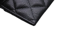 Load image into Gallery viewer, 新品未使用 CHANEL シャネル カードケース ココマーク キャビアスキン シリアルランダム ブラック ゴールド金具 中古 67035