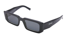 Load image into Gallery viewer, PRADA プラダ サイドロゴ サングラス ブラック プラスチック スクエア 53□21 SPR06Y アイウェア 小物 美品 中古 67046