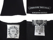 Load image into Gallery viewer, CHROME HEARTS クロムハーツ × 氷室京介 バッククロス プリント タンクトップ ブラック コットン ロゴ サイズM 美品 中古 67071