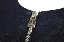 Load image into Gallery viewer, CHROME HEARTS クロムハーツ デニムジャケット サイズM ダガージップ クロスレザーパッチ ノーカラー インディゴブルー 美品 中古 67075