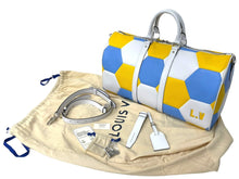 Load image into Gallery viewer, LOUIS VUITTON ルイヴィトン キーポル バンドリエール50 ボストンバッグ 2018 FIFA WORLD CUP ウクライナカラー 美品 中古 67083