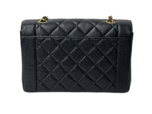Load image into Gallery viewer, CHANEL シャネル チェーンショルダーバッグ ダイアナ 25 マトラッセ キャビアスキン 4番台 ブラック ゴールド 美品 中古 67100
