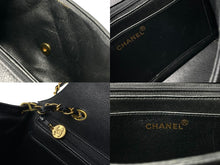 Load image into Gallery viewer, CHANEL シャネル チェーンショルダーバッグ ダイアナ 25 マトラッセ キャビアスキン 4番台 ブラック ゴールド 美品 中古 67100