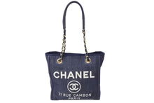 Load image into Gallery viewer, 極美品 CHANEL シャネル ドーヴィル チェーン トートバッグ 17番台 ネイビー デニム ココマーク ロゴ ゴールド金具 中古 67146