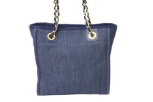 Load image into Gallery viewer, 極美品 CHANEL シャネル ドーヴィル チェーン トートバッグ 17番台 ネイビー デニム ココマーク ロゴ ゴールド金具 中古 67146