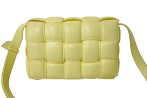 BOTTEGAVENETA ボッテガヴェネタ マキシ イントレチャート パデッド カセット ショルダーバッグ イエロー ラムスキン 591970VCQR1 シルバー金具 美品 中古 67148