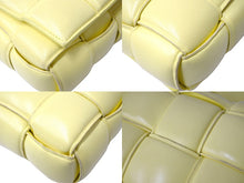 Load image into Gallery viewer, BOTTEGAVENETA ボッテガヴェネタ マキシ イントレチャート パデッド カセット ショルダーバッグ イエロー ラムスキン 591970VCQR1 シルバー金具 美品 中古 67148