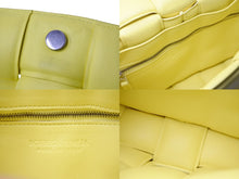 Load image into Gallery viewer, BOTTEGAVENETA ボッテガヴェネタ マキシ イントレチャート パデッド カセット ショルダーバッグ イエロー ラムスキン 591970VCQR1 シルバー金具 美品 中古 67148