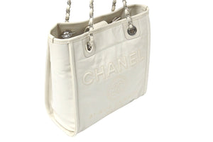 極美品 CHANEL シャネル ドーヴィルPM トートバッグ A93256 22番台 2016年 キャビアスキン ホワイト シルバー金具 中古 67150