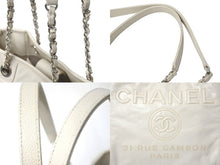 Load image into Gallery viewer, 極美品 CHANEL シャネル ドーヴィルPM トートバッグ A93256 22番台 2016年 キャビアスキン ホワイト シルバー金具 中古 67150