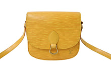 Load image into Gallery viewer, LOUIS VUITTON ルイヴィトン エピ ミニ サンクルー ショルダーバッグ M52219 イエロー ゴールド金具 良品 中古 67192
