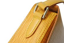 Load image into Gallery viewer, LOUIS VUITTON ルイヴィトン エピ ミニ サンクルー ショルダーバッグ M52219 イエロー ゴールド金具 良品 中古 67192