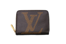 Load image into Gallery viewer, 極美品 LOUIS VUITTON ルイヴィトン ジッピー コインパース M69354 コインケース 財布 モノグラム ブラウン 中古 67214