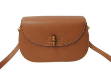 Load image into Gallery viewer, 極美品 GUCCI グッチ バンブー ターンロックショルダーバッグ 001-113-1529 イタリア製 レザー ブラウン ゴールド金具 中古 67269