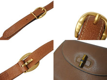 Load image into Gallery viewer, 極美品 GUCCI グッチ バンブー ターンロックショルダーバッグ 001-113-1529 イタリア製 レザー ブラウン ゴールド金具 中古 67269