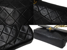 Load image into Gallery viewer, CHANEL シャネル マトラッセ 23 Wフラップ チェーン ショルダーバッグ ブラック 1番台 ラムスキン ココマーク ゴールド金具 良品 中古 67284