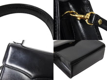 画像をギャラリービューアに読み込む, YVES SAINT LAURENT イヴ サンローラン ハンドバッグ 台形 YSL チャーム付き レザー ゴールド金具 ブラック 美品 中古ロゴ 67291 