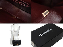 Load image into Gallery viewer, 極美品 CHANEL シャネル マトラッセ フルフラップ ショルダーバッグ ココマーク 1番台 ラムスキン ブラック ゴールド金具 中古 67302