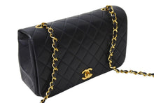 Load image into Gallery viewer, 極美品 CHANEL シャネル マトラッセ フルフラップ ショルダーバッグ ココマーク 1番台 ラムスキン ブラック ゴールド金具 中古 67302