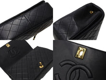 Load image into Gallery viewer, 極美品 CHANEL シャネル マトラッセ フルフラップ ショルダーバッグ ココマーク 1番台 ラムスキン ブラック ゴールド金具 中古 67302