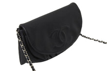 Load image into Gallery viewer, 極美品 CHANEL シャネル ショルダーバッグ ハーフムーンチェーンウォレット ココマーク 16番台 ブラック シルバー金具 中古 67304