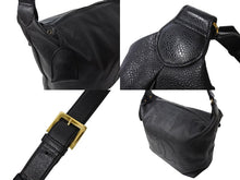 Load image into Gallery viewer, CHANEL シャネル デカココ ワンショルダーバッグ 3番台 イタリア製 キャビアスキン ブラック ゴールド金具 美品 中古 67312