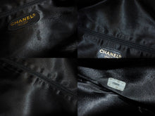 Load image into Gallery viewer, CHANEL シャネル デカココ ワンショルダーバッグ 3番台 イタリア製 キャビアスキン ブラック ゴールド金具 美品 中古 67312