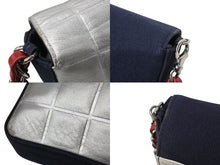 Load image into Gallery viewer, CHANEL シャネル NO.5 ナンバー5 チェーンショルダーバッグ 7番台 ネイビー ホワイト シルバー レッド 美品 中古 67314