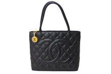 Load image into Gallery viewer, 極美品 CHANEL シャネル 1804 復刻トートバッグ ハンドバッグ 7番台 グレインドカーフスキン ブラック シルバー金具 中古 67335