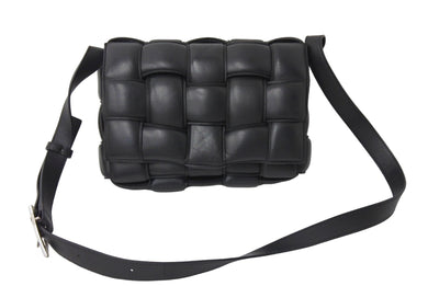 BOTTEGAVENETA ボッテガヴェネタ ショルダーバッグ パデッド カセット イントレチャート 591970 VCQR1 8425 シルバー金具 ブラック 美品 中古 67342